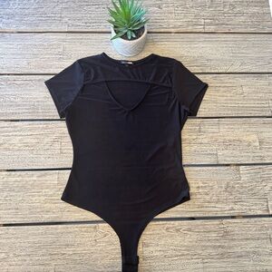 Women's Fashion Nova Black Short Sleeve Bodysuit with Keyhole front, Sz XL